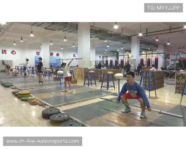 举重俱乐部推出青少年体能入门班降低入门门槛，青少年举重训练计划